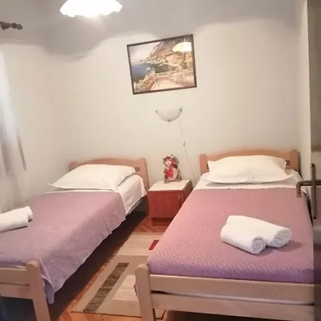Zmiric Apartment *